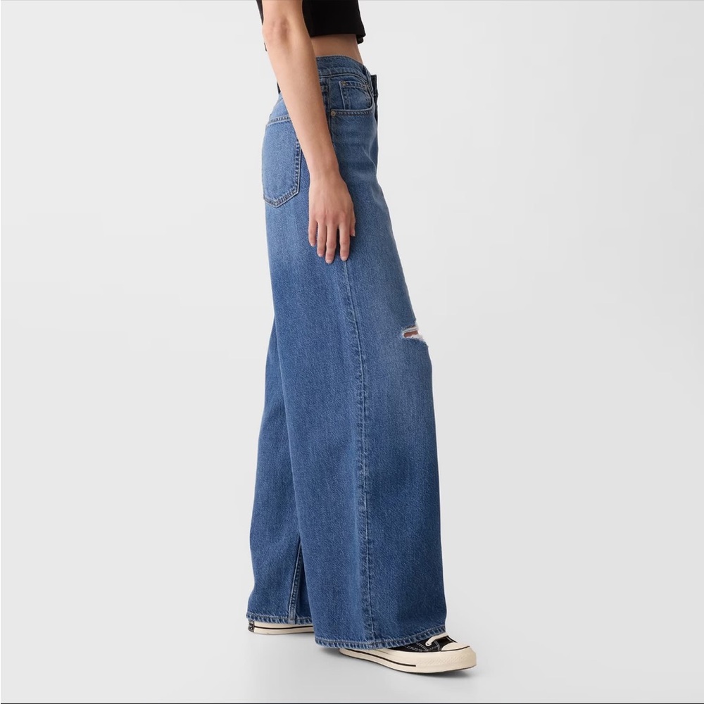 GAP Women's Baggy Mid Rise Size 10 Tall 30 waist Blue wide leg Jeans distressed - Picture 2 of 8
